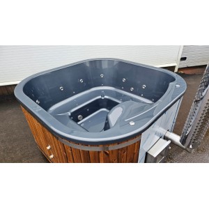 Acrylic  200cm square hot tub with integrated heater