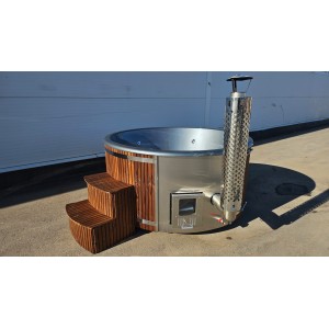 Round fiberglass hot tub with integrated heater