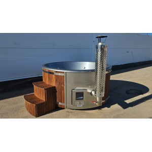 Round fiberglass hot tub with integrated heater